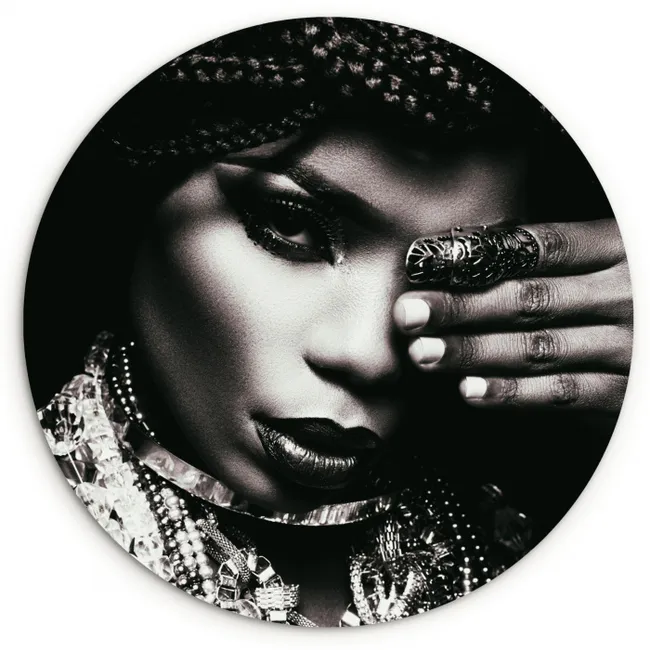 Vrouw - Sieraden - Ring - Make up - Zwart - Wit - Ketting Wandcirkel kunststof plaat 5mm dik klein -3d