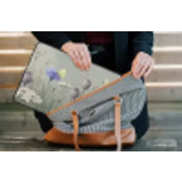Vlinders - Wildbloemen - Illustratie - Kleurrijk laptophoes neopreen klein -tas