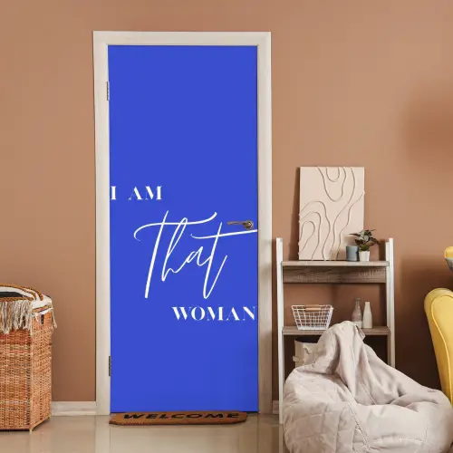 Blauw - I am that woman - Sierlijk - Minimalistisch deurposter klein -sfeer1