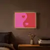 Minimalistisch - Rood - Roze - Hartjes Light Box met batterij (Wandlamp) middel -sfeer4