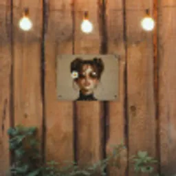Vrouw - Beige - Bloem - Modern - Portret tuinposter los doek klein -sfeer1