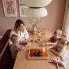 Vrouw - Chilipepers - Pepers - Bloemen Dienblad Rechthoek middel -sfeer4