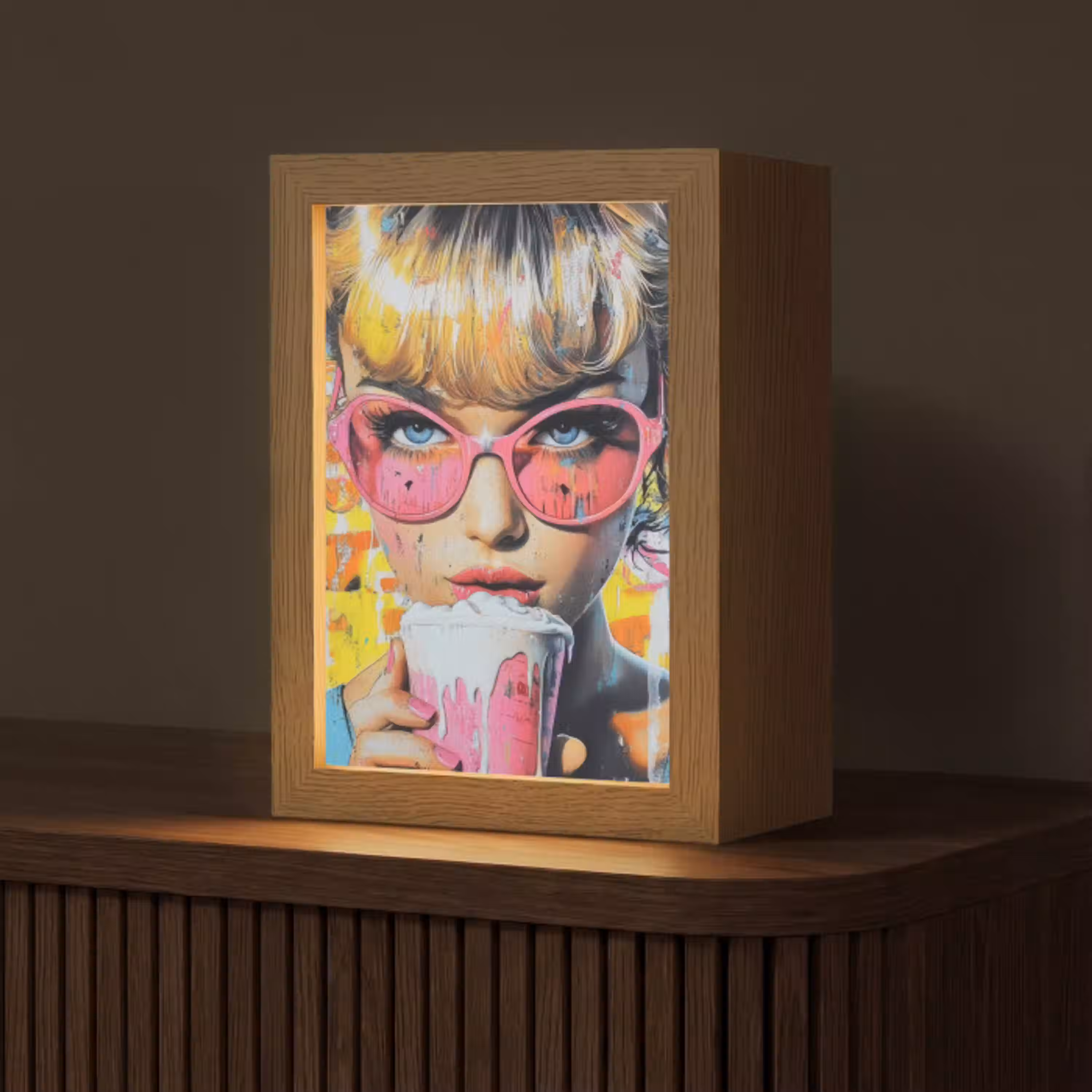 Expressief - Milkshake - Vrouw - Felle kleuren Light Box met kabel (Tafellamp) klein -z3d_website