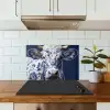 Koe - Delfts - Blauw - Artistiek keuken achterwand spatscherm klein -sfeer2