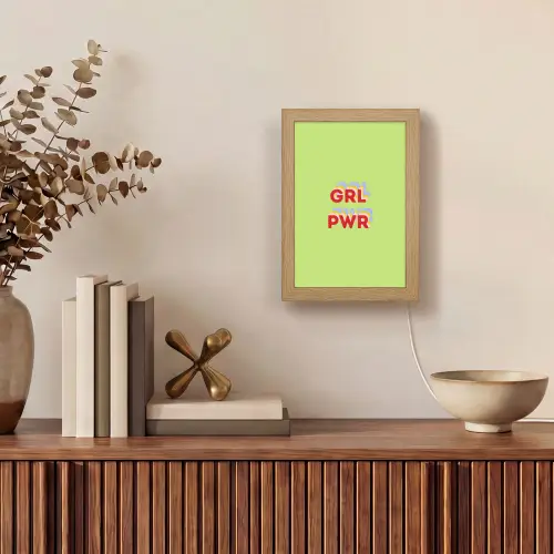 Grl pwr - Groen - Rood - 3D Light Box met kabel (Tafellamp) klein -sfeer2