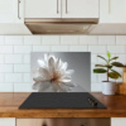 Bloem - Wit - Neutraal keuken achterwand spatscherm klein -sfeer2