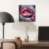 Lippen - Felroze - Graffiti - Verfstrepen aluminium wit klein -sfeer5
