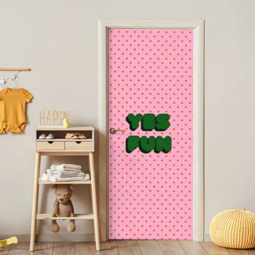 Yes fun - Groen - Roze - Stippen deurposter klein -sfeer4