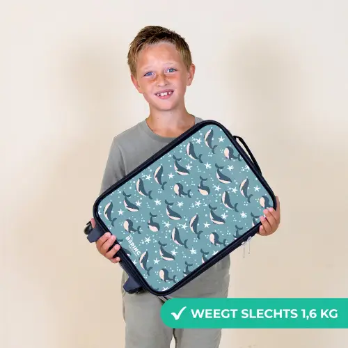 Donkerblauw walvissenpatroon met zeesterren Kinderkoffer - Zwart klein -sfeer4_NL