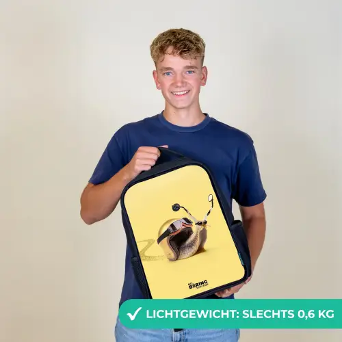 Slak met motorhelm Rugzak - Zwart middel -sfeer7_NL