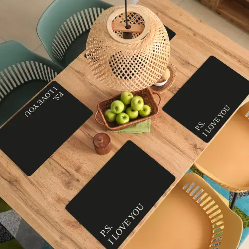 Zwart - Minimalistisch - Valentijn Placemat vinyl groot -zzsfeer5_Kitchenyeah-website