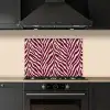 Zebra - Motief - Bordeaux - Rood keuken achterwand spatscherm klein 900 -sfeer1