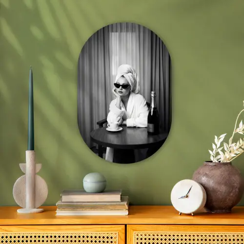 Vrouw - Bubbels - Zwart - Wit Wandcirkel Ovaal Forex klein -sfeer2