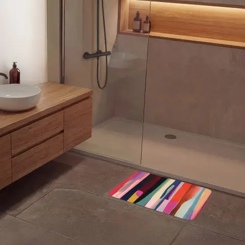 Kleurbanen - Verticaal - Kleurrijk Badmat klein -sfeer2