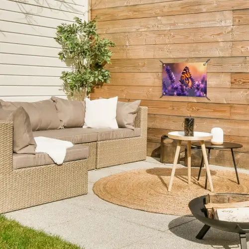 Vlinder op lavendel bij zonsondergang tuinposter los doek klein -sfeer4