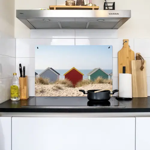Strand - Huisjes - Kleurrijk - Duinen Inductie beschemer met haakjes klein -sfeer2