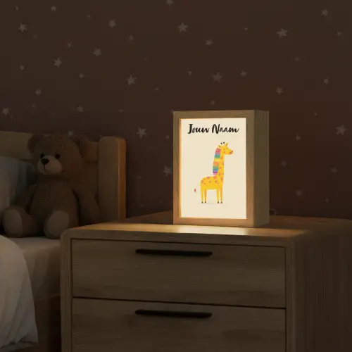 Giraffe - Regenboogmanen - Beige Light Box met kabel (Kinderlampje) klein -sfeer1_kind