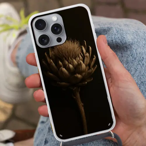 Donkerbruin - Bloem - Textuur - Artisjok Hoesje iPhone 16 Pro Max met koord klein -sfeer3