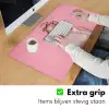 Vrouw - Roze - Parelketting - Krulspelden Muismat XXL klein -sfeer3