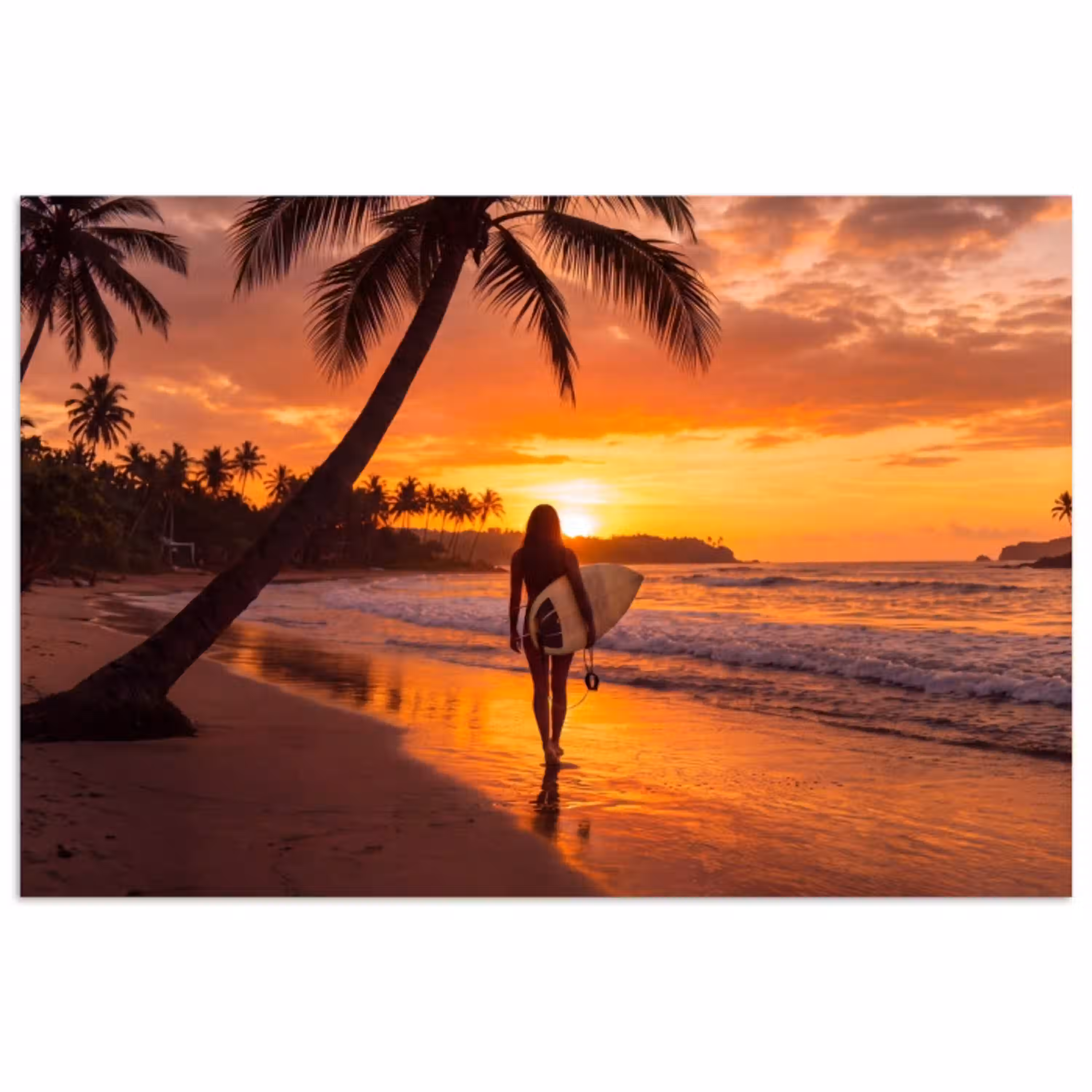 Vrouw - Surfplank - Strand - Zonsondergang - Oranje poster papier klein -3d