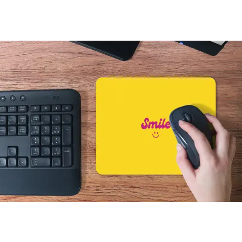 Smile - Geel - Roze muismat rubber klein -toetsenbord
