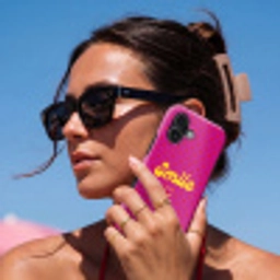 Smile - Stippen - Geel - Smiley - Roze Toughcase MagSafe Apple iPhone 17 klein -Sfeer2V