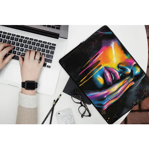 Vrouw - Gezicht - Verf - Kunstzinnig laptophoes neopreen klein -bureau