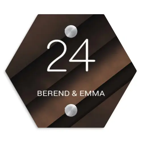 Bruine diagonale banen - Klassiek Naambord Hexagon klein -3d