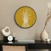 Lijnillustratie - Ananas - Bladkroon - Okergeel Fotolijst rond zonder passe partout klein -sfeer1