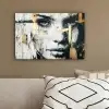 Portret - Vrouw - Penseelstreken - Goud canvas 2cm klein -sfeer3