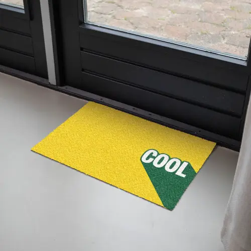 Cool - Geel - Groen Deurmat klein -sfeer2
