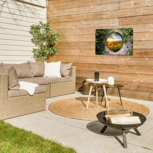 Ronde poort naar zonnebloemveld Tuinposter op houten frame 2 cm dik klein -sfeer2