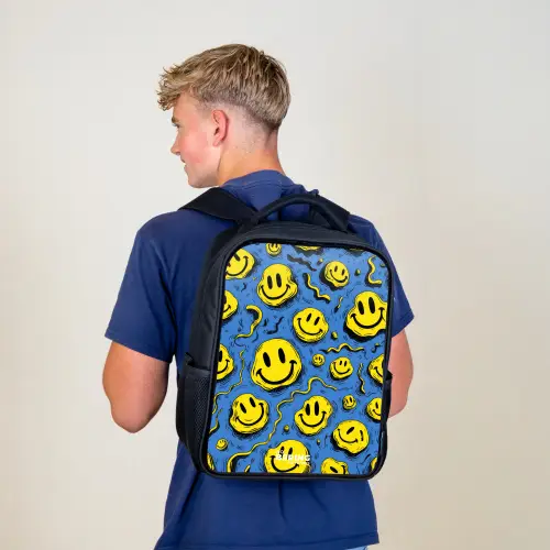 Smiley - Geel - Blauw Rugzak - Zwart middel -sfeer8