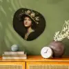 Bloemenhoed - Portret - Vrouw Wandcirkel Organisch Forex 3mm klein -sfeer2