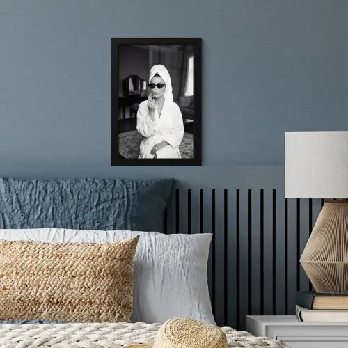 Zonnebril - Vrouw - Zwart - Wit fotolijst zwart zonder passe partout klein -sfeer3