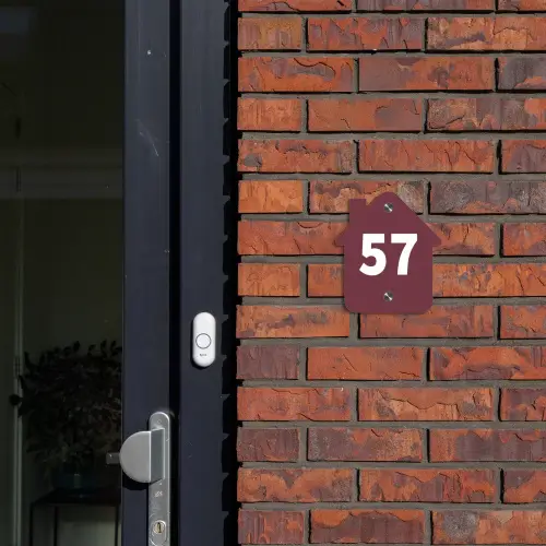 Bordeauxrood - Traditioneel Naambord Huisje klein -sfeer2
