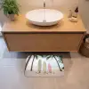 Surfboard - Palmbomen - Kleurrijk Badmat klein -sfeer1