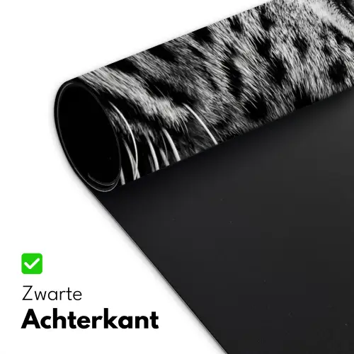 Luipaard - Zwart - Wit - Oog Muismat XXL klein -sfeer2