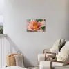 Lelie - Close up - Lichtroze Tuinposter op houten frame 2 cm dik klein -sfeer1