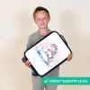 Eenhoorn met regenboogmanen op een wolk Kinderkoffer - Zwart klein -sfeer4_NL