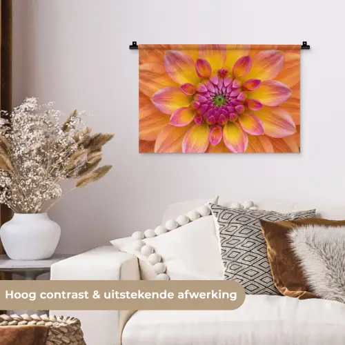 Dahlia - Bloem - Oranje Wandkleed katoen klein -sfeer1