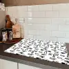 Gezicht - Zwart - Lijnen - Artistiek Inductie beschermer vinyl 3mm klein 276 -sfeer3