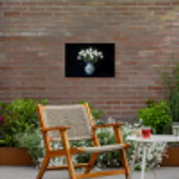 Wit - Bloemen - Tulpen - Vaas Tuinposter op houten frame 2 cm dik klein -sfeer3