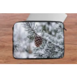 Dennenappel - Tak - Sneeuw - Winter - Sfeervol laptophoes neopreen klein -tafel