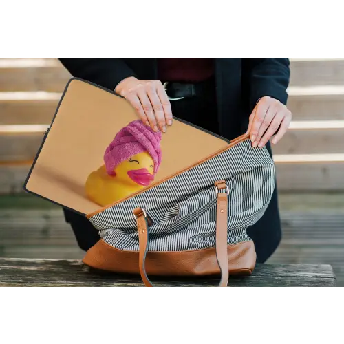 Badeend - Handdoek - Kleurrijk laptophoes neopreen klein -tas