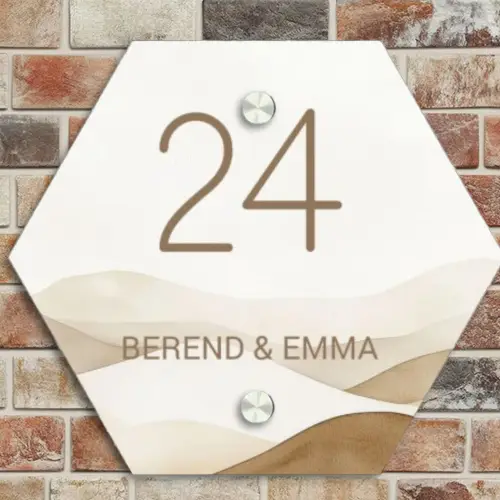Beige landschap - Klassiek Naambord Hexagon klein -sfeer2