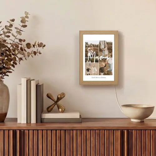 upload-69ddf9ede2b33-mama-collage Light Box met kabel (Tafellamp) klein -sfeer2
