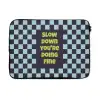 Patroon - Geblok - Blauw - Slow down you're doing fine laptophoes neopreen klein -3d
