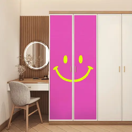 Smiley - Vrolijk - Roze deurposter klein -sfeer3
