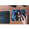 Vrouw - Blauw - Bloemen - Vlinders - Natuur muismat rubber klein -toetsenbord